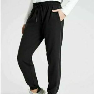 Athleta Metropolis Jogger Size 4 NWT